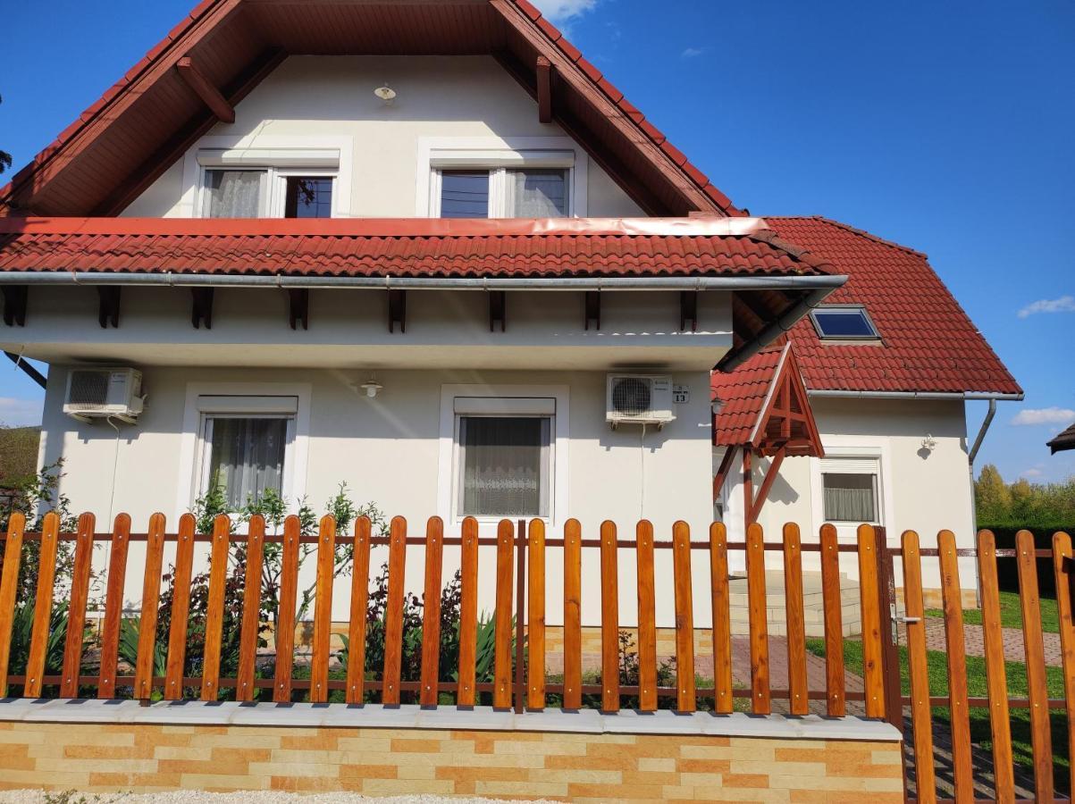 Badacsony Apartmanhaz Bytom Extérieur photo