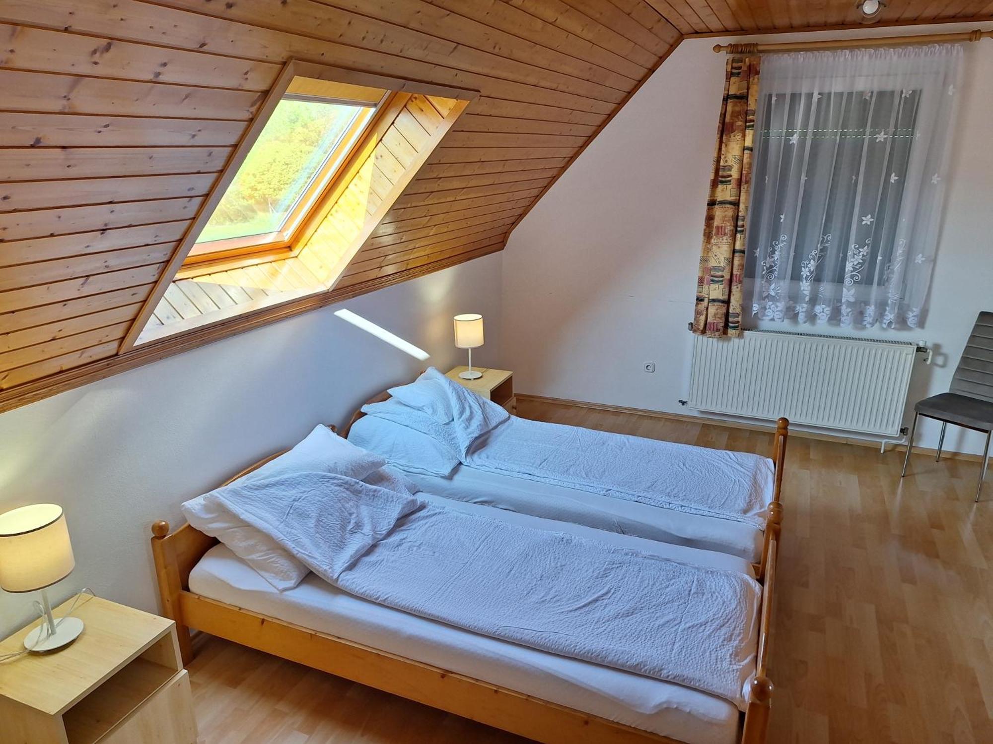 Badacsony Apartmanhaz Bytom Extérieur photo